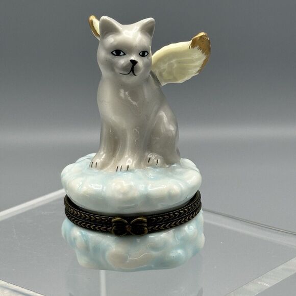 Vtg Unmarked Angel Cat Sitting on Cloud Hinged Trinket Box Heavenly Winged Kitty - Picture 1 of 10